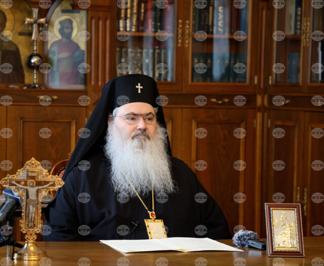 Възкресението на Христос е денят на обновлението на човека и началото на новия живот, каза Варненският митрополит Йоан 2026