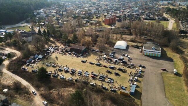 Velykinis šurmulys Alytaus bagažinių turgelyje: nuo medinių margučių iki „katės maiše“ 2026