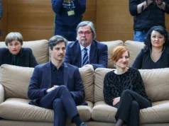 (VIDEO) “Kavči za Levico”: Razprava o krčenju stroškov vlade razkrila, kdo je v parlamentu najbolj zagrizen “foteljaš” 2026 (VIDEO) “Kavči za Levico”: Razprava o krčenju stroškov vlade razkrila, kdo je v parlamentu najbolj zagrizen “foteljaš” 2026