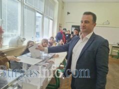 Водачът на ГЕРБ-СДС в Бургас Жечо Станков гласува: Трябват местни хора с опит, които да работят за нашия регион 2026 Водачът на ГЕРБ-СДС в Бургас Жечо Станков гласува: Трябват местни хора с опит, които да работят за нашия регион 2026