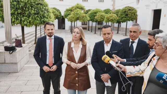 PP y Vox pactan un Gobierno en Extremadura tras cuatro meses de parálisis 2026