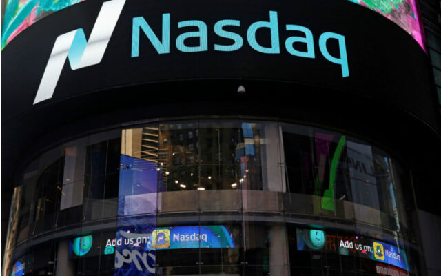Wall Street encerra sessão em alta com Nasdaq a liderar os ganhos 2026