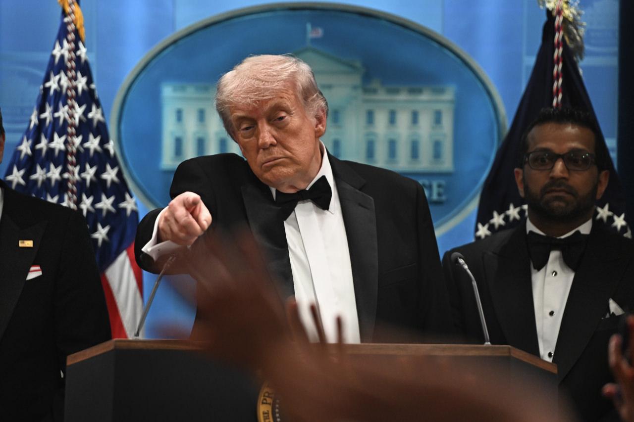 Bánya yemekte silahlı saldırı! Trump saldırganın kim olduğunu duyurdu 2026 yemekte silahl sald trump sald rgan kim oldu unu duyurd 4 bánya iustitia. Bg abd başkanı donald trump ve kabinesindeki isimlerin katılımıyla başkent washington’daki bir otelde... Iustitia. Bg yemekte silahlı saldırı! Trump saldırganın kim olduğunu duyurdu 2026 2026-04-26 06:02:00 adalet - iustitia. Bg bánya