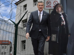 ZATVORSKA KUĆA ĐOKIĆ ‘Gabrijela Žalac u Požegi će brinuti o kokošima nesilicama, takvu specijalnu pogodnost uživala je još jedna političarka’ 2026 ZATVORSKA KUĆA ĐOKIĆ ‘Gabrijela Žalac u Požegi će brinuti o kokošima nesilicama, takvu specijalnu pogodnost uživala je još jedna političarka’ 2026