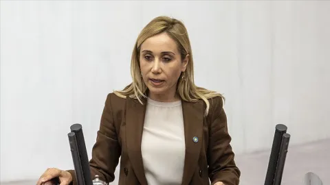 Akp'li vekilin ekibine 'rüşvet' suçlaması: sgk borcunu silme karşılığında 200 bin avro istemişler 2026 - adalet - iustitia. Bg Akp'li vekilin ekibine 'rüşvet' suçlaması: sgk borcunu silme karşılığında 200 bin avro istemişler 2026 akp vekilin ekibine vet lamas sgk borcunu silme kar nda iustitia. Bg haber merkezi antalya'da bir yat firmasının 100 milyon liralık sgk borcunun silinmesi karşılığında 200... Iustitia. Bg akp'li vekilin ekibine 'rüşvet' suçlaması: sgk borcunu silme karşılığında 200 bin avro istemişler 2026 2026-05-10 10:30:46 adalet - iustitia. Bg