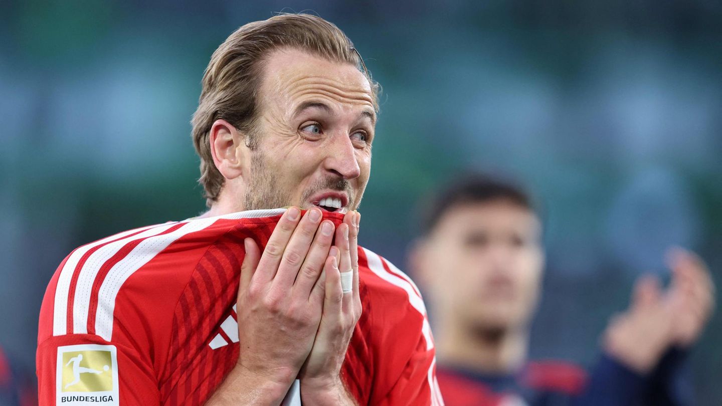 Bayern fußball-bundesliga: wolfsburg-spieler zerstört elfmeterpunkt – harry kane verschießt 2026 ball bundesliga wolfsburg spieler zerst elfmeterpunkt h bayern harry kane verschießt einen elfmeter – das kennt man eigentlich nicht. Seinen anteil daran hatte auch eine unfaire... Iustitia. Bg fußball-bundesliga: wolfsburg-spieler zerstört elfmeterpunkt – harry kane verschießt 2026 2026-05-10 08:09:00 юстиция bayern