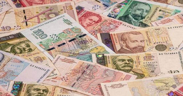 БНБ: Само 2,3 млрд. лева са в ръцете на хората 2026