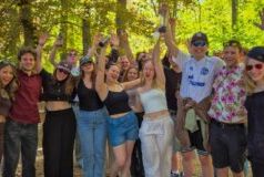 Bollerwagen, Beats und Bier: 8000 Menschen ziehen zum Westuferpark 2026 Bollerwagen, Beats und Bier: 8000 Menschen ziehen zum Westuferpark 2026