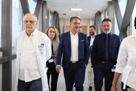 Болниците во штип, тетово и кичево повторно меѓу приоритетите на министерството 2026 - правда - юстиция Азир алиу болниците во штип, тетово и кичево повторно меѓу приоритетите на министерството 2026 bolnitsite shtip tetovo kichevo povtorno megju priorite азир алиу iustitia. Bg министерството за здравство, азир алиу најави продолжување на неколку капитални проекти во здравството, меѓу кои изградба на новите клинички болници во штип и тетово, новата... Болниците во штип, тетово и кичево повторно меѓу приоритетите на министерството 2026 2026-05-30 10:26:21 правда - юстиция азир алиу