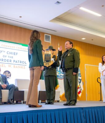 Demisie neașteptată în administrația trump. Şeful poliţiei de frontieră şi-a părăsit brusc funcția. Val de plecări printre oficiali 2026 Demisie neașteptată în administrația trump. Şeful poliţiei de frontieră şi-a părăsit brusc funcția. Val de plecări printre oficiali 2026