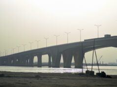 Emiratele Arabe Unite afirmă că au răspuns unor atacuri cu rachete și drone iraniene și anunță revenirea la învățământul la distanță 2026 Emiratele Arabe Unite afirmă că au răspuns unor atacuri cu rachete și drone iraniene și anunță revenirea la învățământul la distanță 2026