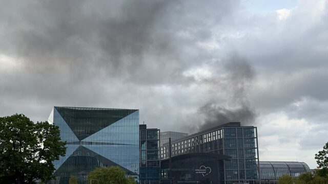 Feuer: Viel Rauch über Berliner Hauptbahnhof - Müllbehälter brennt 2026