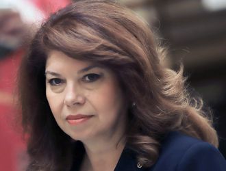 Politika илияна йотова за доклада на ек за дефицита: има много други държави, които са в ситуацията на българия 2026 iliyana yotova doklada defitsita ima mnogo drugi darzha 1 politika има много други държави, които са в ситуацията на българия, каза президентът илияна йотова пред журналисти по повод информацията, че европейската комисия ще публикува на 3 юни... Iustitia. Bg илияна йотова за доклада на ек за дефицита: има много други държави, които са в ситуацията на българия 2026 2026-05-30 11:57:04 юстиция politika