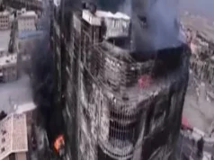 Iran, maxi incendio in un centro commerciale uccide 8 persone: imponente la colonna di fumo nero 2026 Iran, maxi incendio in un centro commerciale uccide 8 persone: imponente la colonna di fumo nero 2026