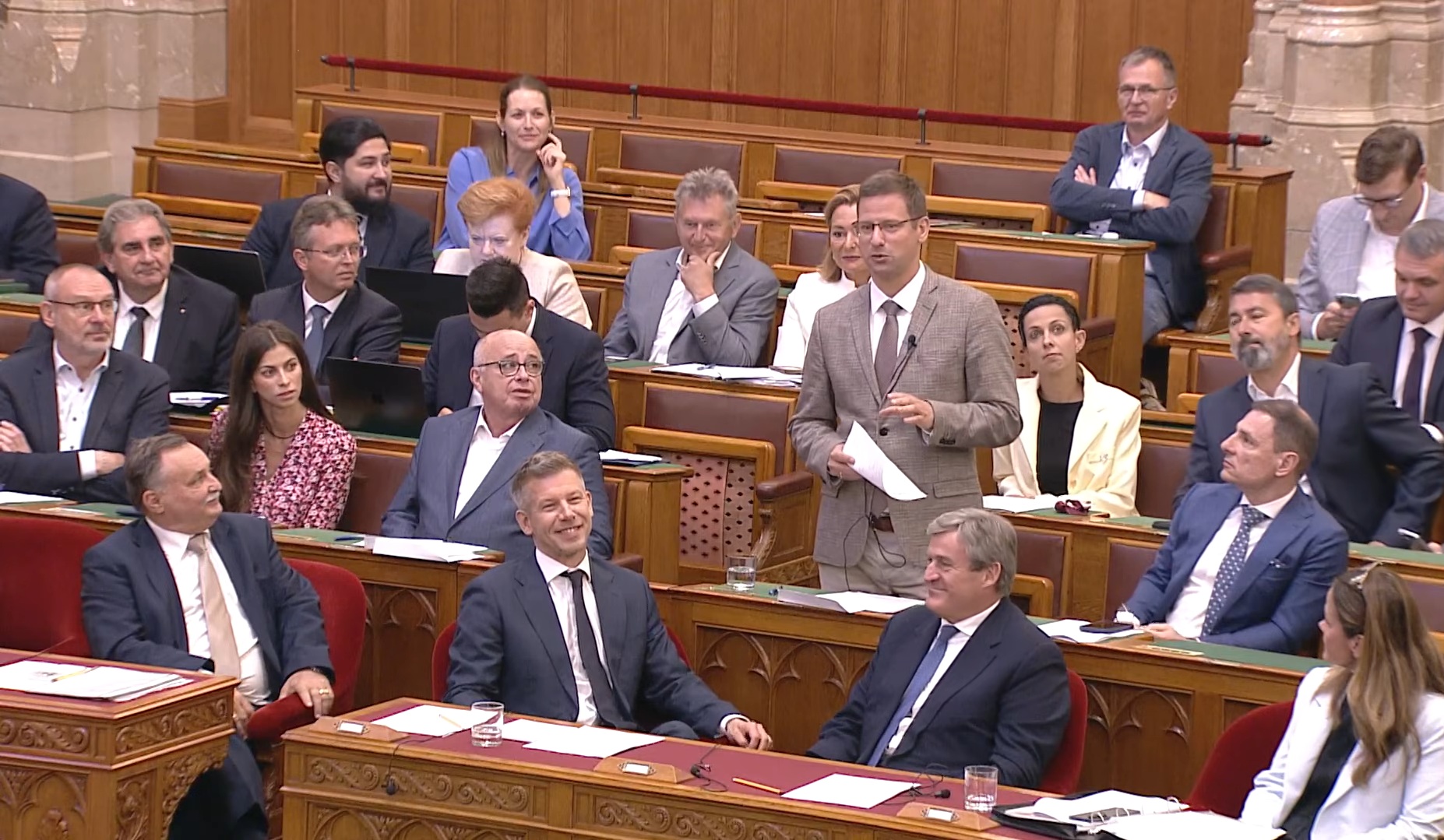 Itt vannak a szurkolók, érkeznek az eu-s pénzek, búcsúzhat az mcc – hétvégi olvasnivalók 2026 - igazságszolgáltatás - iustitia. Bg 444 hírlevél itt vannak a szurkolók, érkeznek az eu-s pénzek, búcsúzhat az mcc – hétvégi olvasnivalók 2026 itt vannak szurkol rkeznek nzek zhat mcc olvasnival 202 2 444 hírlevél iustitia. Bg jó reggelt, zivatarokra felkészülni! Ez itt a 444 napindító... Iustitia. Bg itt vannak a szurkolók, érkeznek az eu-s pénzek, búcsúzhat az mcc – hétvégi olvasnivalók 2026 2026-05-30 11:09:58 igazságszolgáltatás - iustitia. Bg 444 hírlevél
