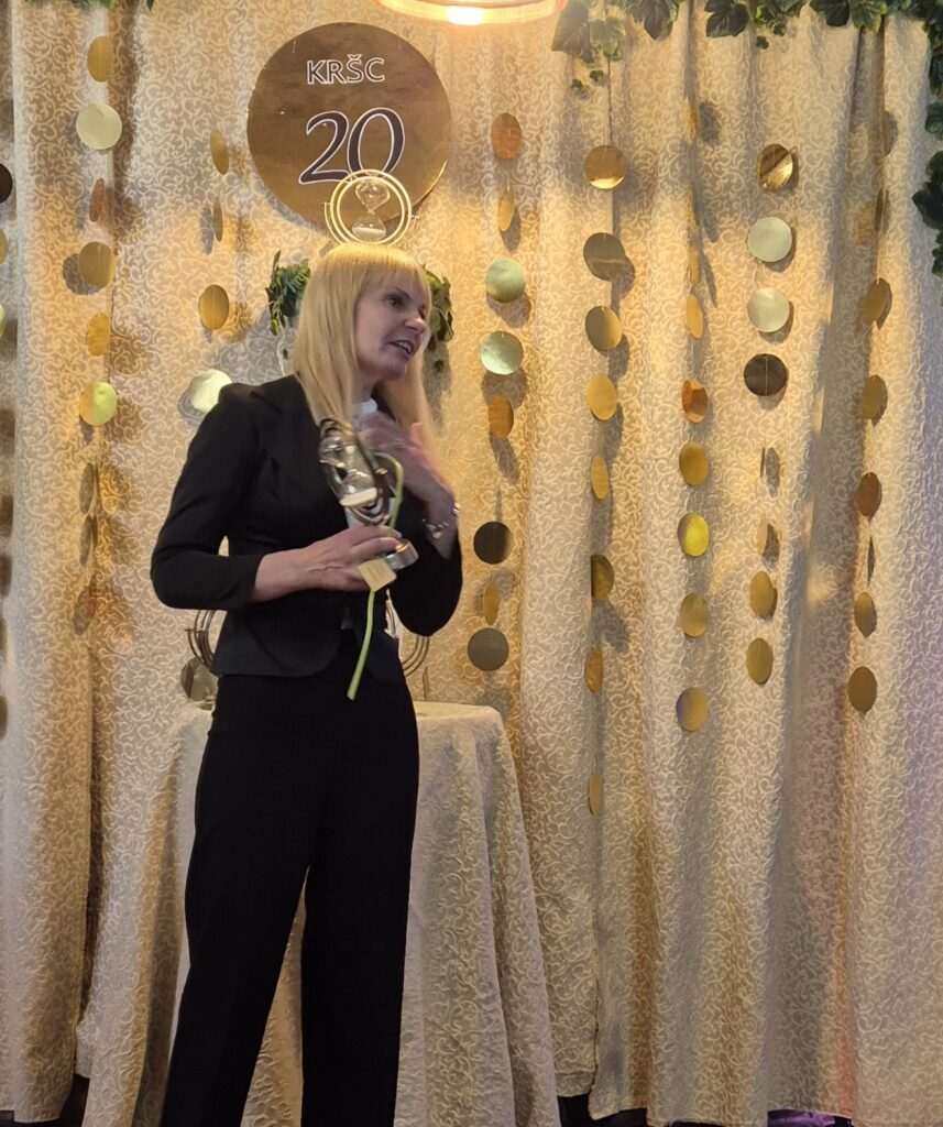 Sukaktis klaipėdos rajono švietimo centro 20-metis: nenutrūkstanti patirties tėkmė 2026 klaip dos rajono vietimo centro metis nenutr kstanti pa 138 sukaktis iustitia. Bg švietimo centrą 20-mečio proga sveikino rajono meras b. Markauskas, vicemerė v. Riaukienė, rajono tarybos švietimo, kultūros ir sporto komiteto pirmininkė dr. L.... Klaipėdos rajono švietimo centro 20-metis: nenutrūkstanti patirties tėkmė 2026 2026-05-31 05:46:00 teisingumas - iustitia. Bg sukaktis