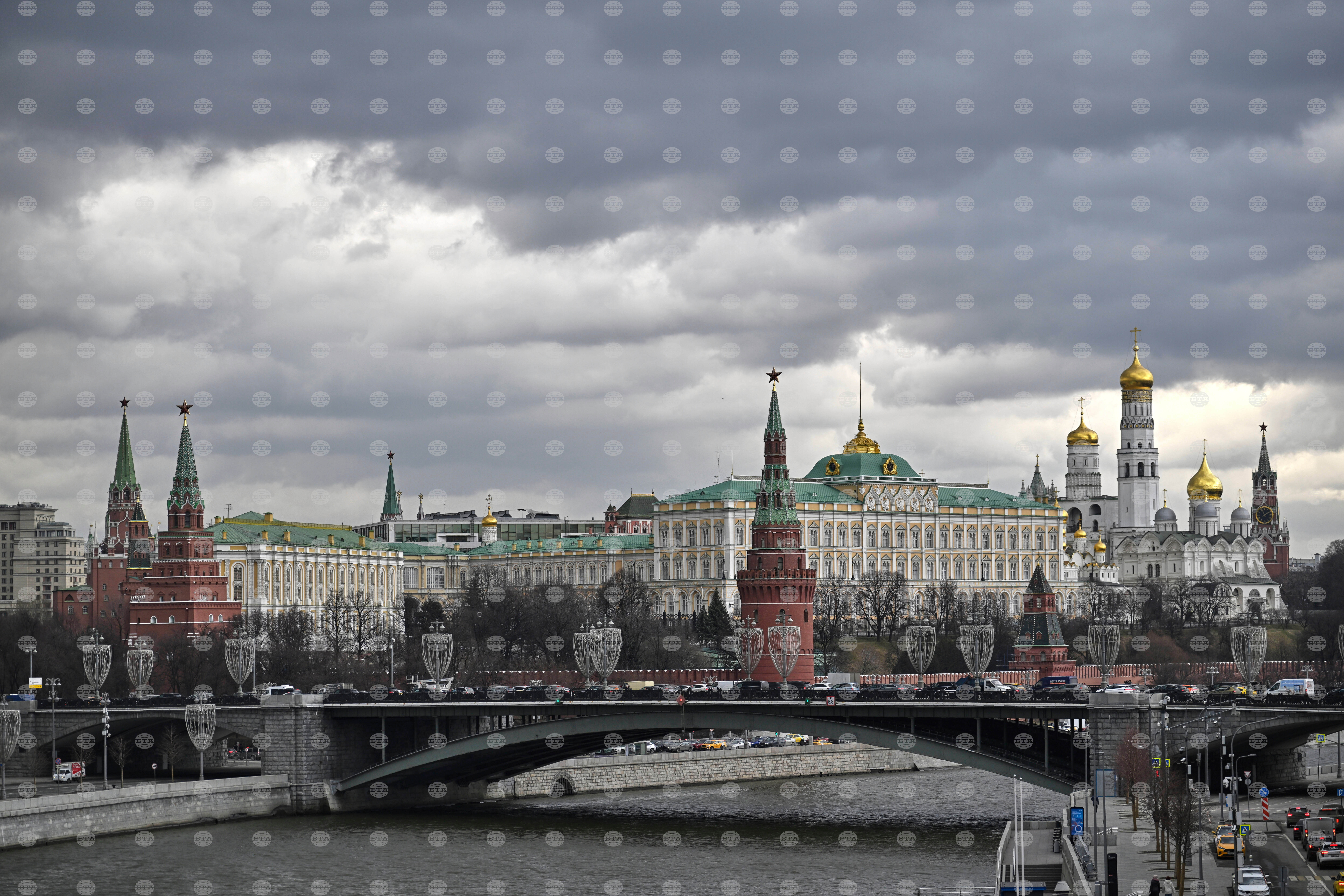 Свят кметът на москва заяви, че 20 дрона са били насочени срещу руската столица въпреки обявеното от путин примирие 2026 kmetat moskva zayavi che drona bili nasocheni sreshtu r свят кметът на москва сергей собянин заяви днес, че са били унищожени 20 дрона, насочени към руската столица след полунощ... Iustitia. Bg кметът на москва заяви, че 20 дрона са били насочени срещу руската столица въпреки обявеното от путин примирие 2026 2026-05-08 01:41:04 юстиция свят