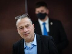 "זה קשקוש, הוא בדיחה": דובר הליכוד במתקפה על הנשיא הרצוג 2026 "זה קשקוש, הוא בדיחה": דובר הליכוד במתקפה על הנשיא הרצוג 2026
