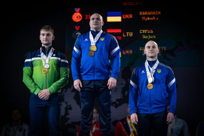Airidas meškauskas lietuvos jėgos trikovės triumfas čekijoje: iškovotas auksas, sidabras ir komandinė bronza 2026 lietuvos gos trikov triumfas ekijoje kovotas auksas sid 2 airidas meškauskas iustitia. Bg gimtasis rokiškis
čekijoje prasidėjęs europos suaugusiųjų, jaunių, jaunimo ir veteranų jėgos trikovės čempionatas lietuvos rinktinei prasidėjo itin sėkmingai. Mūsų šalies... Lietuvos jėgos trikovės triumfas čekijoje: iškovotas auksas, sidabras ir komandinė bronza 2026 2026-05-11 06:56:54 teisingumas - iustitia. Bg airidas meškauskas