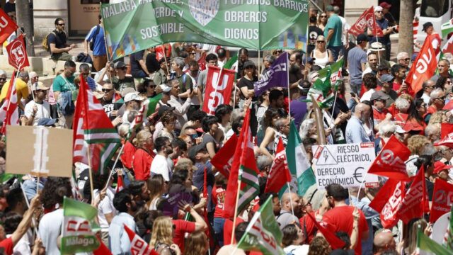 Miles de personas salen a la calle en un 1 de Mayo con eco electoral en Andalucía: “Prioridad nacional: salario y vivienda” 2026