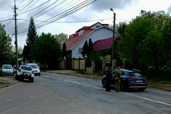Нардеп від "слуги народу" назвав представників групи оповіщення "помічниками рашистських агресорів" 2026 - справедливість - юстиция Новини нардеп від "слуги народу" назвав представників групи оповіщення "помічниками рашистських агресорів" 2026 nardep vid slugi narodu nazvav predstavnikiv grupi opov 2 новини народний депутат від "слуги народу" георгій мазурашу в неділю опублікував пост у facebook, де назвав представників... Iustitia. Bg нардеп від "слуги народу" назвав представників групи оповіщення "помічниками рашистських агресорів" 2026 2026-05-10 16:35:00 справедливість - юстиция новини