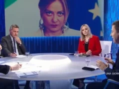 Otto e Mezzo, Massimo Giannini insulta Meloni: “Pulcino bagnato”. Italo Bocchino lo zittisce 2026 Otto e Mezzo, Massimo Giannini insulta Meloni: "Pulcino bagnato". Italo Bocchino lo zittisce 2026
