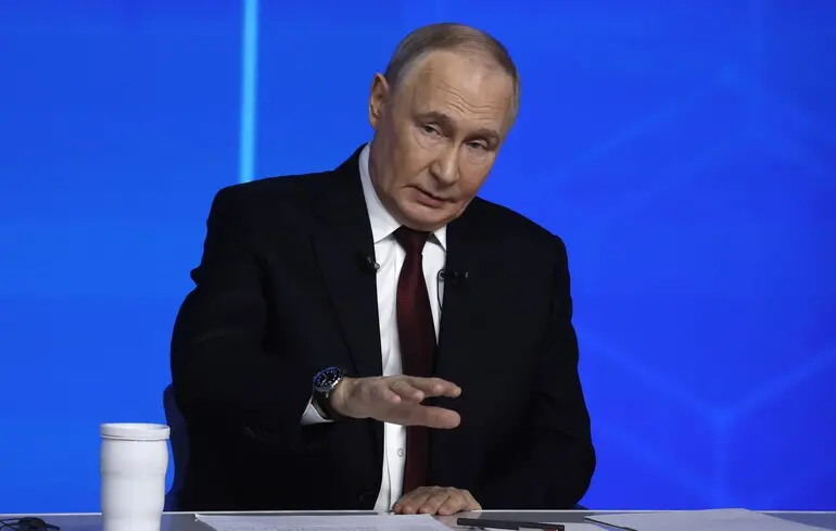 Mir падение российского дрона на дом в румынии: путин заявил, что происхождение бпла может определить только экспертиза 2026 padenie rossiyskogo drona dom rumynii putin zayavil cht 1 mir глава кремля владимир путин прокомментировал падение российского дрона на жилой дом в румынском галаце. Он заявил,... Iustitia. Bg падение российского дрона на дом в румынии: путин заявил, что происхождение бпла может определить только экспертиза 2026 2026-05-29 20:01:00 справедливість - юстиция mir