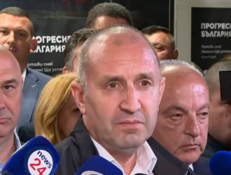 Politika първо заседание на кабинета „радев“: премиерът постави срок за пълна проверка на министерствата 2026 parvo zasedanie kabineta radev premierat postavi srok p 1 politika &bdquo;в рамките на следващата седмица очаквам да се извърши детайлен анализ във всяко едно ведомство. &ldquo; това заяви министър-председателят румен радев по време на първото... Iustitia. Bg първо заседание на кабинета „радев“: премиерът постави срок за пълна проверка на министерствата 2026 2026-05-08 14:29:06 юстиция politika