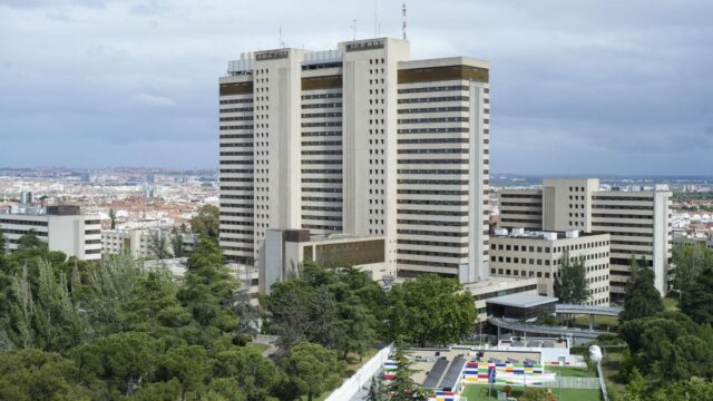 Un pasajero español da positivo en hantavirus 2026