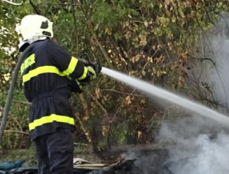 Общество пожар избухна край свети влас, силният вятър затруднява гасенето 2026 pozhar izbuhna kray sveti vlas silniyat vyatar zatrudny 1 общество голям пожар избухна в района на свети влас. По първоначална информация огънят е тръгнал от нерегламентирано сметище с изхвърлени отпадъци. Над района се издига гъст черен дим,... Iustitia. Bg пожар избухна край свети влас, силният вятър затруднява гасенето 2026 2026-05-30 11:52:24 юстиция общество
