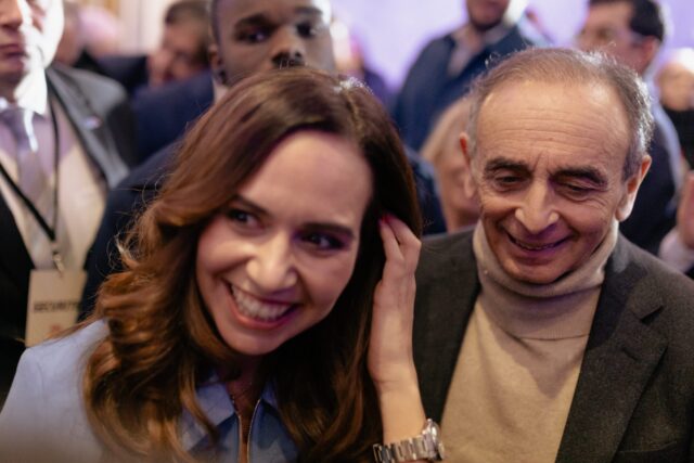 "Il n’y a que lui qui n’est pas au courant" : Eric Zemmour face à l’ascension de Sarah Knafo 2026