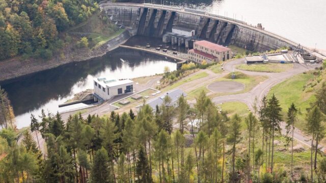 Sturz in die Zschopau: Holzzaun bricht - Mann stürzt 15 Meter tief in Fluss 2026