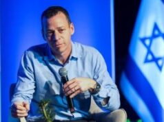 צפו: עמית סגל מרסק את המצטרף החדש לבנט 2026 צפו: עמית סגל מרסק את המצטרף החדש לבנט 2026