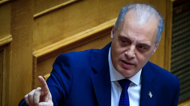 Βελόπουλος για ΝΔ και ΠΑΣΟΚ: «Η κόντρα τους είναι ψεύτικη, έχουν ήδη έρθει εις γάμου κοινωνίαν» 2026