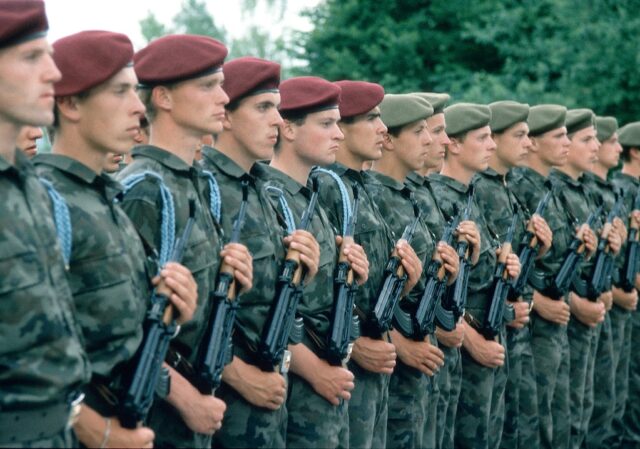 (ZGODOVINSKI SPOMIN) Maja 1991 se je začelo usposabljanje prvih nabornikov nastajajoče Slovenske vojske   (2. del) 2026