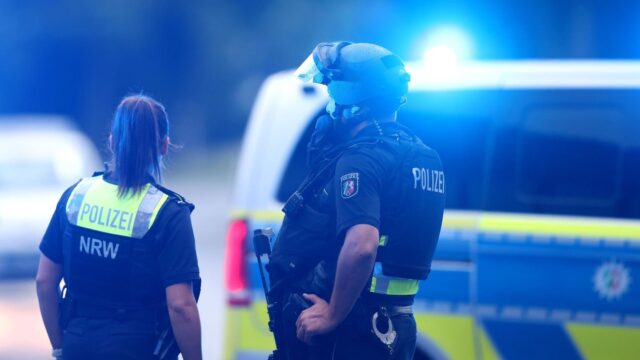 Bedrohungslage: Polizist in Dortmund angeschossen – Kinder als Geiseln? Bedrohungslage: Polizist in Dortmund angeschossen – Kinder als Geiseln? 2026
