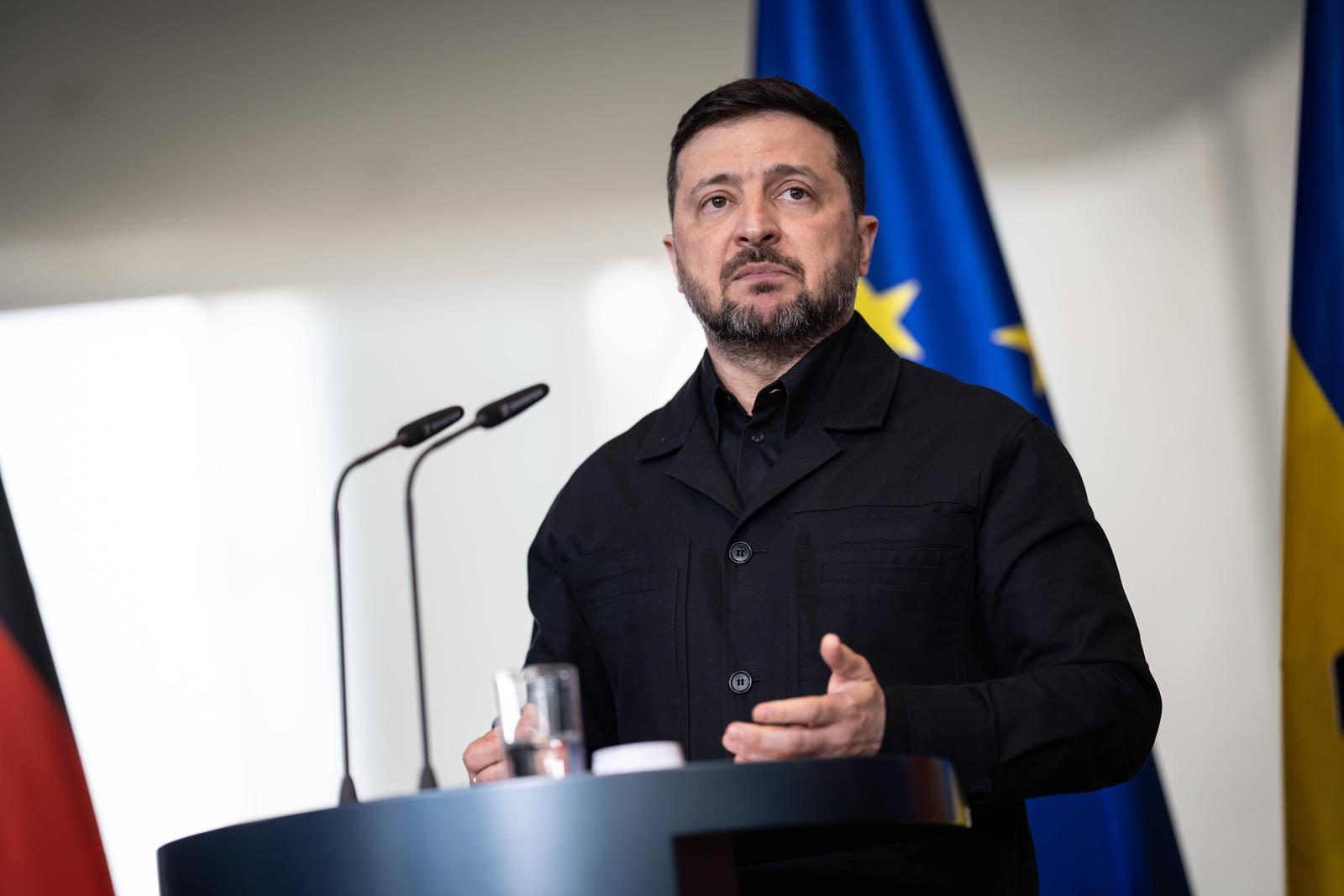 Imaju tjedan dana zelenski postavio ultimatum bjelorusiji: ‘ako ne želi rat, neka ukloni tu opremu’ 2026 - pravda - iustitia. Bg Bjelorusija imaju tjedan dana zelenski postavio ultimatum bjelorusiji: ‘ako ne želi rat, neka ukloni tu opremu’ 2026 imaju tjedan dana zelenski postavio ultimatum bjelorusi bjelorusija iustitia. Bg iustitia. Bg ukrajinski predsjednik volodimir zelenski optužio je u četvrtak bjelorusiju da pomaže ruskim napadima dronovima na ukrajinu te upozorio minsk da ima tjedan dana za uklanjanje komunikacijske opreme koja... Imaju tjedan dana zelenski postavio ultimatum bjelorusiji: ‘ako ne želi rat, neka ukloni tu opremu’ 2026 2026-06-20 08:26:34 iustitia. Bg pravda - iustitia. Bg bjelorusija