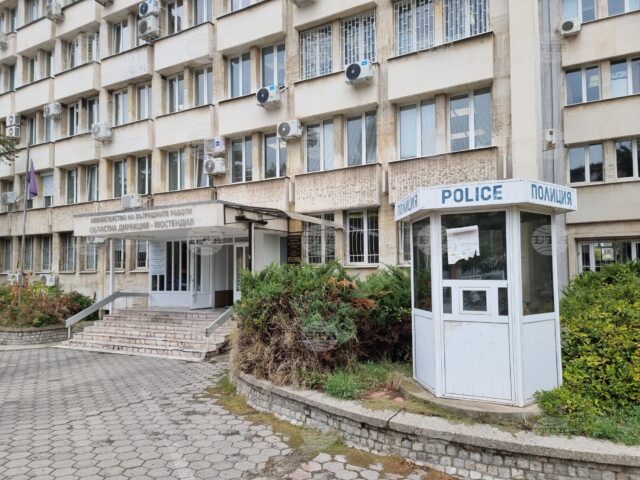 В Кюстендил и село Невестино служители на МВР са проверили 27 училища и детски градини заради заплаха за поставено взривно устройство 2026