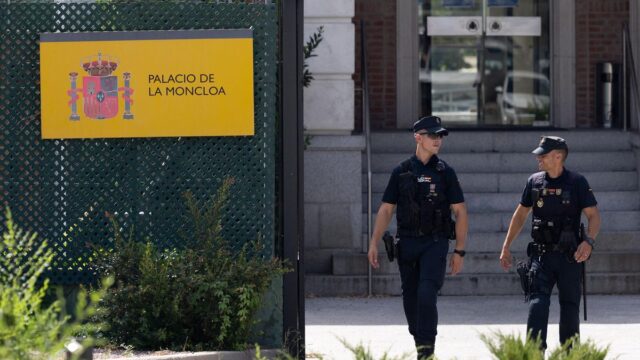 Los sindicatos policiales cargan contra Peinado por plantear que los escoltas podrían ayudar a Begoña Gómez a fugarse: "Es una barbaridad" Los sindicatos policiales cargan contra Peinado por plantear que los escoltas podrían ayudar a Begoña Gómez a fugarse: "Es una barbaridad" 2026