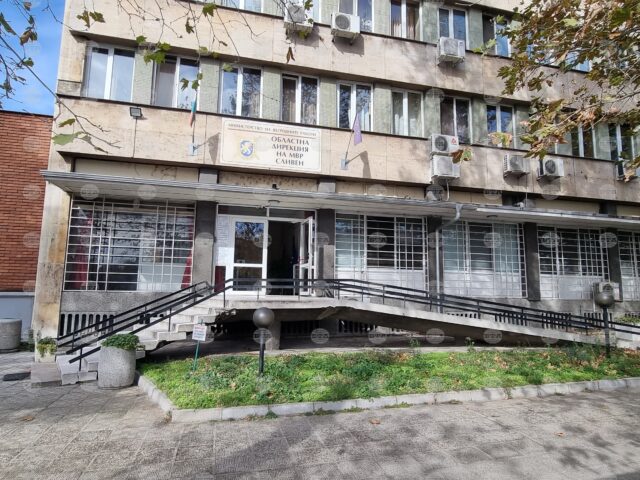 Нови сигнали за взривни устройства са получени в четири училища в община Сливен 2026