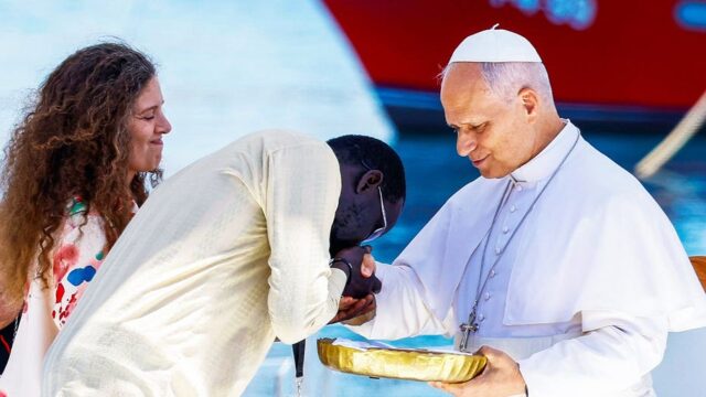 Pope Leo hits beaches of popular European migrant entry point after criticizing global immigration policies 2026