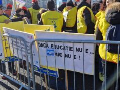 Protest în fața Guvernului și la Parlament: sindicaliştii din educaţie sunt nemulțumiți de legea salarizării 2026 Protest în fața Guvernului și la Parlament: sindicaliştii din educaţie sunt nemulțumiți de legea salarizării 2026