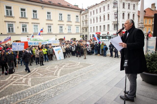 Protest pred magistratom: ljudstvo je močnejše od korupcijske hobotnice Protest pred magistratom: ljudstvo je močnejše od korupcijske hobotnice 2026