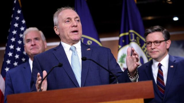 Reporter's Notebook: GOP bets on fraud crackdown as economic woes surge ahead of midterms 2026