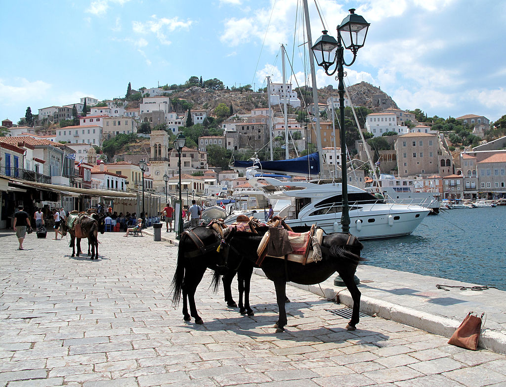 Honeymoon destinations in greece