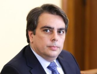 Василев: правителството създава голям проблем, за да може после да го решава по-лесно 2026 - юстиция Politika василев: правителството създава голям проблем, за да може после да го решава по-лесно 2026 vasilev pravitelstvoto sazdava golyam problem mozhe pos 1 politika излязоха документите от ек и там е записано, че дефицитът е 3,5% на това, което беше заложено в закона за бюджета. Тоест, ние не сме си изпълнили бюджета за 2025г. Проблемът... Iustitia. Bg василев: правителството създава голям проблем, за да може после да го решава по-лесно 2026 2026-06-03 17:48:33 юстиция politika