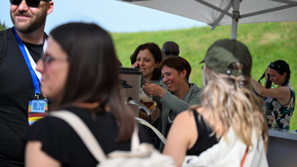 Schlatt-haslen volksfeststimmung: wandern, geniessen, feiern 2026 volksfeststimmung wandern geniessen feiern 2026 10 schlatt-haslen auch die achte austragung der genuss- und bierwanderung war wiederum in kürze ausverkauft. Denn dem erfolgsrezept... Iustitia. Bg volksfeststimmung: wandern, geniessen, feiern 2026 2026-06-02 10:20:44 justiz schlatt-haslen