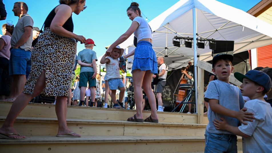 Schlatt-haslen volksfeststimmung: wandern, geniessen, feiern 2026 volksfeststimmung wandern geniessen feiern 2026 24 schlatt-haslen auch die achte austragung der genuss- und bierwanderung war wiederum in kürze ausverkauft. Denn dem erfolgsrezept... Iustitia. Bg volksfeststimmung: wandern, geniessen, feiern 2026 2026-06-02 10:20:44 justiz schlatt-haslen