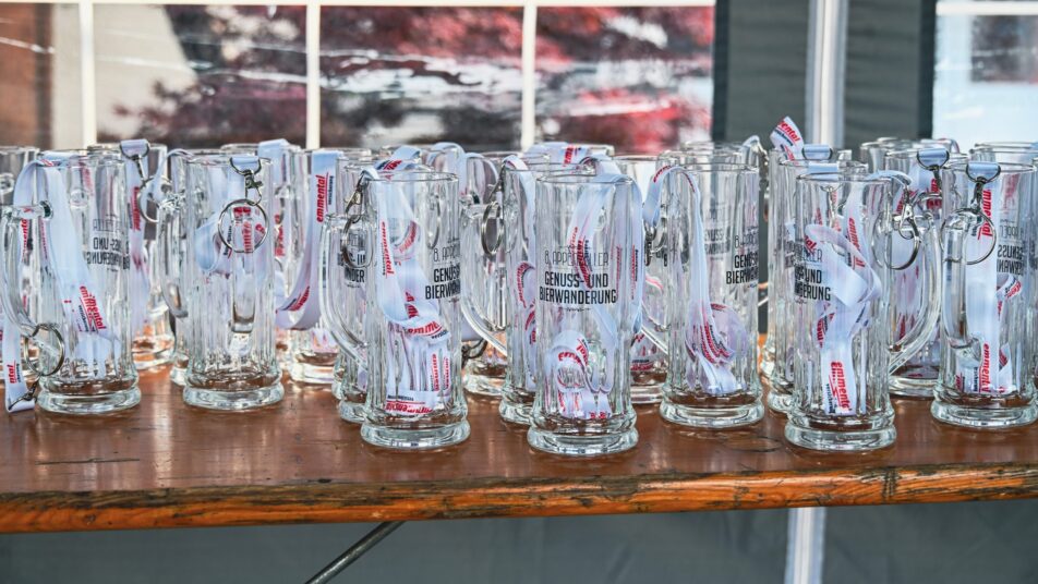 Schlatt-haslen volksfeststimmung: wandern, geniessen, feiern 2026 volksfeststimmung wandern geniessen feiern 2026 28 schlatt-haslen auch die achte austragung der genuss- und bierwanderung war wiederum in kürze ausverkauft. Denn dem erfolgsrezept... Iustitia. Bg volksfeststimmung: wandern, geniessen, feiern 2026 2026-06-02 10:20:44 justiz schlatt-haslen