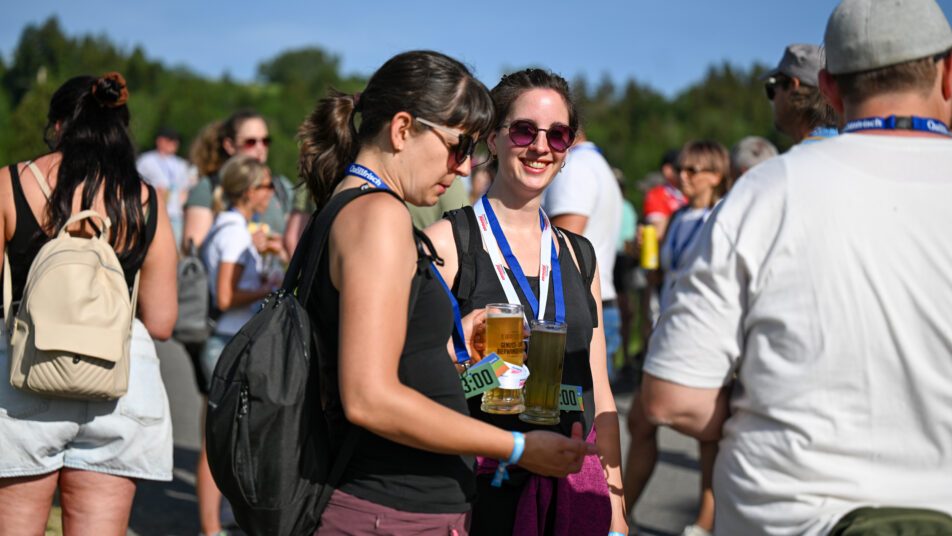 Schlatt-haslen volksfeststimmung: wandern, geniessen, feiern 2026 volksfeststimmung wandern geniessen feiern 2026 5 schlatt-haslen auch die achte austragung der genuss- und bierwanderung war wiederum in kürze ausverkauft. Denn dem erfolgsrezept... Iustitia. Bg volksfeststimmung: wandern, geniessen, feiern 2026 2026-06-02 10:20:44 justiz schlatt-haslen